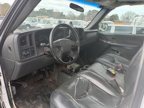 Used 2003 GMC Sierra 2500 W/T w/ Snow Plow Prep Package image 8