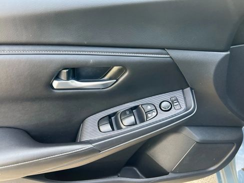 Used 2024 Nissan Sentra SV image 11