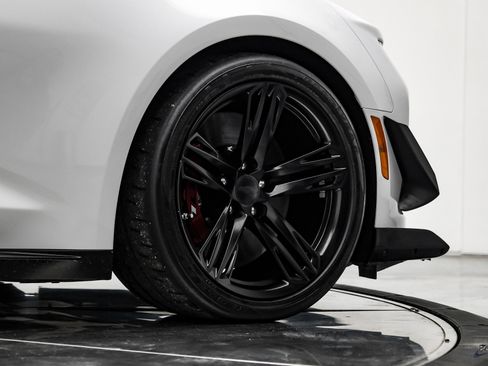 Used 2022 Chevrolet Camaro ZL1 image 79