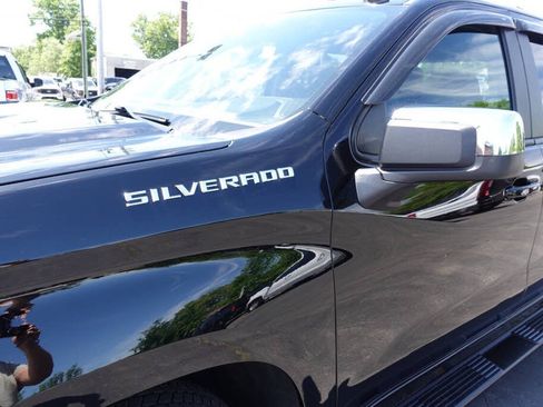 Used 2023 Chevrolet Silverado 1500 LT AWD/4WD image 8