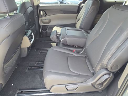 New 2026 Kia Carnival SX FWD image 17