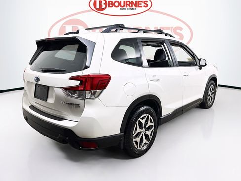 Used 2023 Subaru Forester Premium AWD/4WD image 10