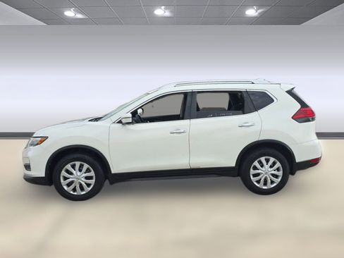 Used 2017 Nissan Rogue S w/ Appearance Package image 2