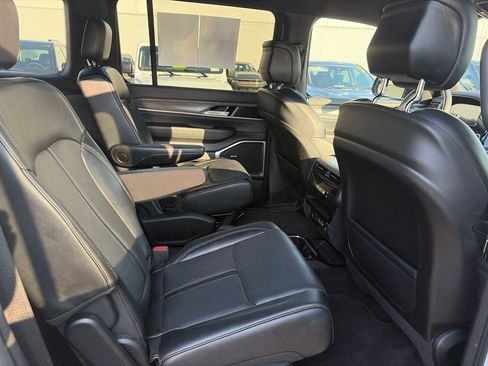 Certified 2024 Jeep Wagoneer Series II AWD/4WD image 20