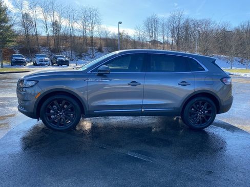 Used 2023 Lincoln Nautilus Reserve w/ Monochromatic Package image 6