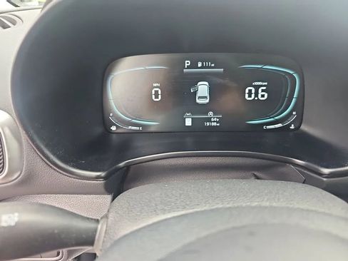 Used 2025 Kia Soul LX w/ LX Technology Package image 13