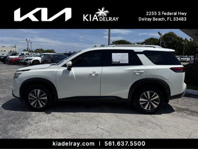 Used 2024 Nissan Pathfinder SL AWD/4WD image 5