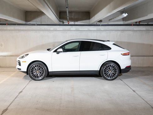 Certified 2021 Porsche Cayenne Coupe AWD/4WD image 2