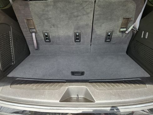 Certified 2024 Chevrolet Tahoe LT RWD image 34