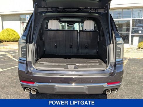 New 2026 Chevrolet Suburban Premier w/ Sun And Tow Package AWD/4WD image 32