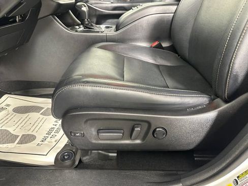 Used 2017 Toyota Highlander Limited w/ Carpet Mat Package AWD/4WD image 6