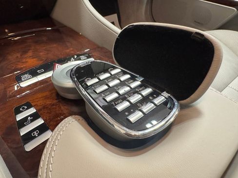 Used 2011 Mercedes-Benz CL 550 4MATIC image 40