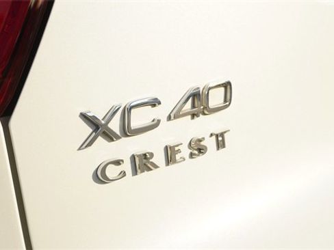 Used 2021 Volvo XC40 T5 Inscription w/ Advanced Package image 12