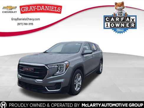 Used 2024 GMC Terrain SLE image 1