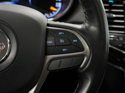 Used 2021 Jeep Grand Cherokee Overland image 43