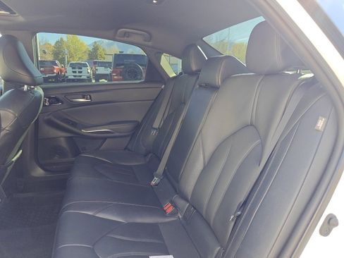 Used 2020 Toyota Avalon XLE image 25