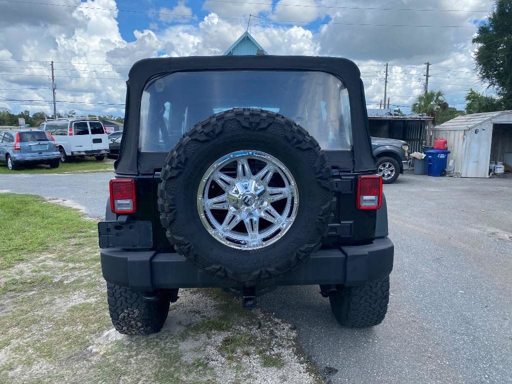 Used 2011 Jeep Wrangler Unlimited Sport w/ Connectivity Group AWD/4WD image 8