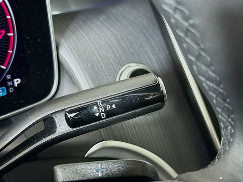 Used 2024 Mercedes-Benz GLC 300 4MATIC w/ Advanced USB Package image 17