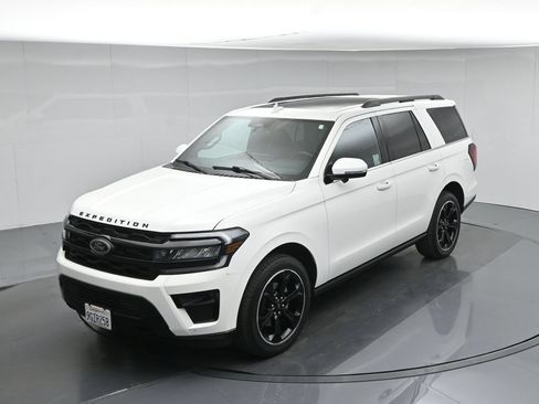 Used 2023 Ford Expedition Limited AWD/4WD image 42