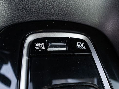 Used 2024 Toyota Corolla SE image 23