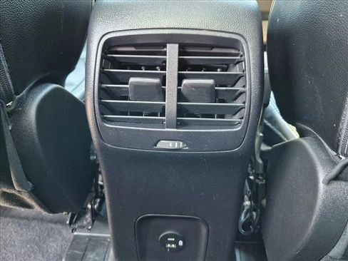 Used 2022 Ford Escape SEL FWD image 18