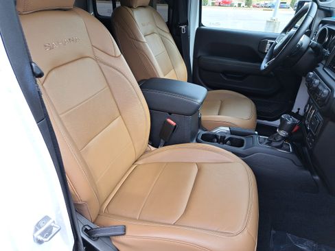 Used 2021 Jeep Wrangler Unlimited Sahara w/ Cold Weather Group image 10