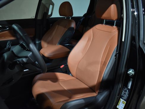 Used 2025 Kia Carnival SX Prestige image 15