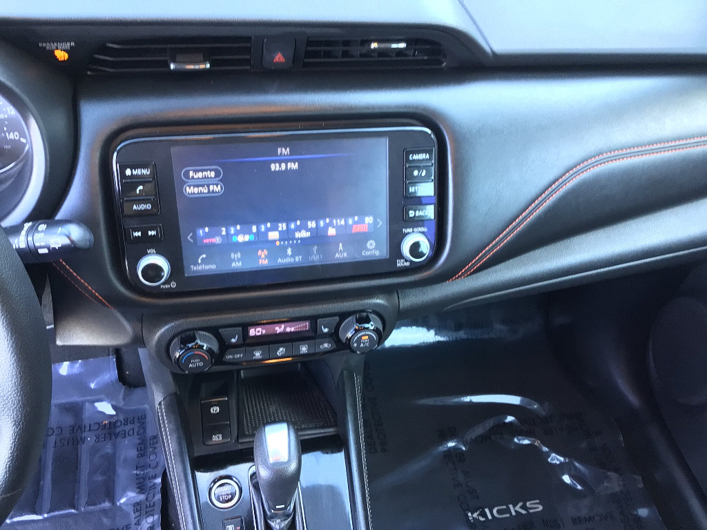 Used 2023 Nissan Kicks SR w/ SR Premium Package FWD image 12