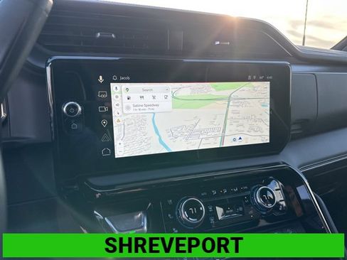 Used 2025 GMC Sierra 2500 AT4X image 8