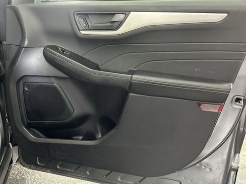 Used 2022 Ford Escape SE w/ Cold Weather Package FWD image 30