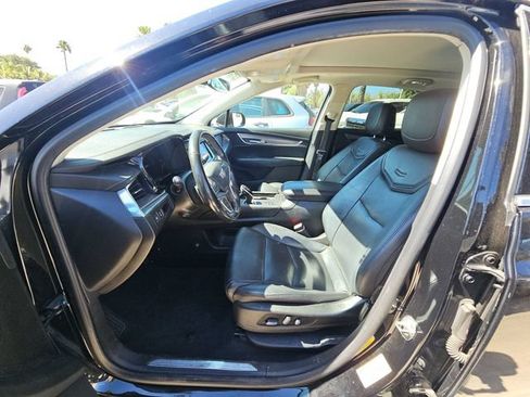 Used 2019 Cadillac XT5 Premium Luxury AWD/4WD image 5