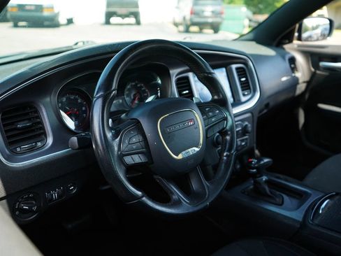 Used 2017 Dodge Charger R/T w/ Blacktop Package RWD image 6