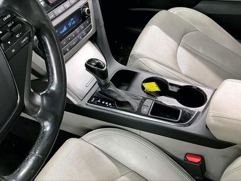 Used 2015 Hyundai Sonata Limited w/ Option Group 05 image 16