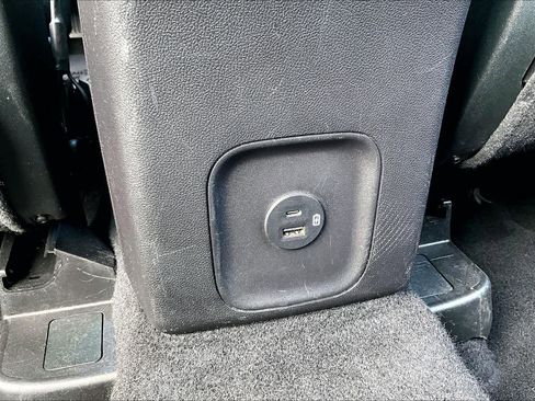 Used 2022 Ford Escape SE FWD image 34
