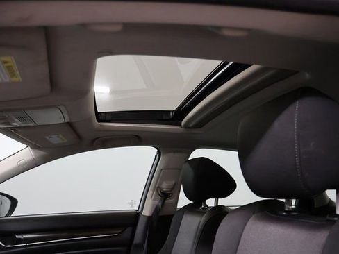 Used 2018 Honda Accord EX image 13