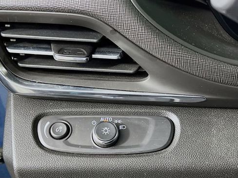 Used 2024 Buick Envista Preferred image 9