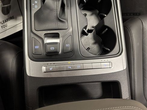 Used 2025 Kia Carnival image 34