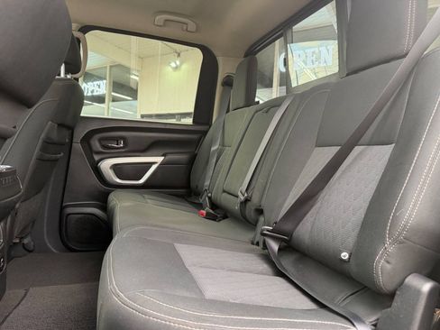 Used 2017 Nissan Titan SV AWD/4WD image 22