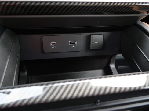 Certified 2024 Land Rover Defender 110 X AWD/4WD image 22