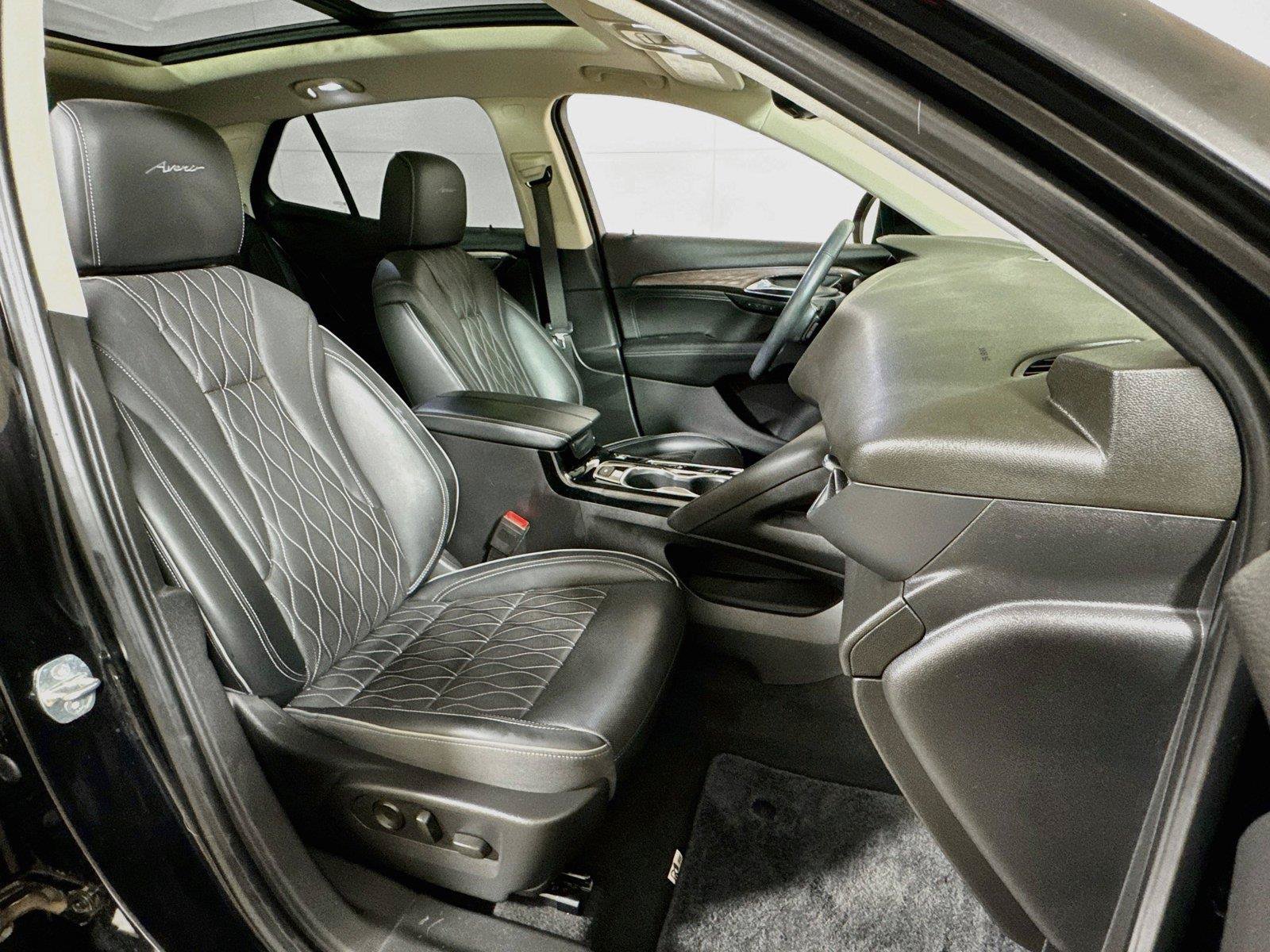 Used 2022 Buick Envision Avenir w/ Technology Package II FWD image 28