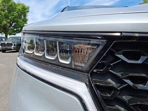 Used 2021 Kia Sorento EX w/ Panoramic Sunroof Package AWD/4WD image 9