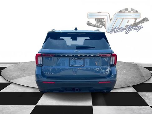 Used 2026 Ford Explorer Active AWD/4WD image 7