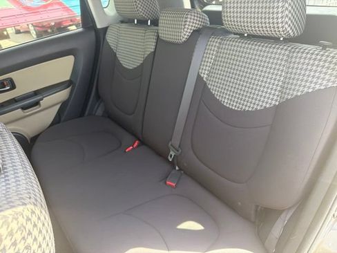 Used 2011 Kia Soul ! FWD image 18