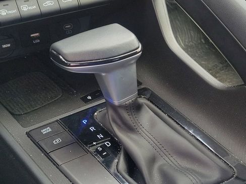 Used 2025 Hyundai Elantra Sport image 12