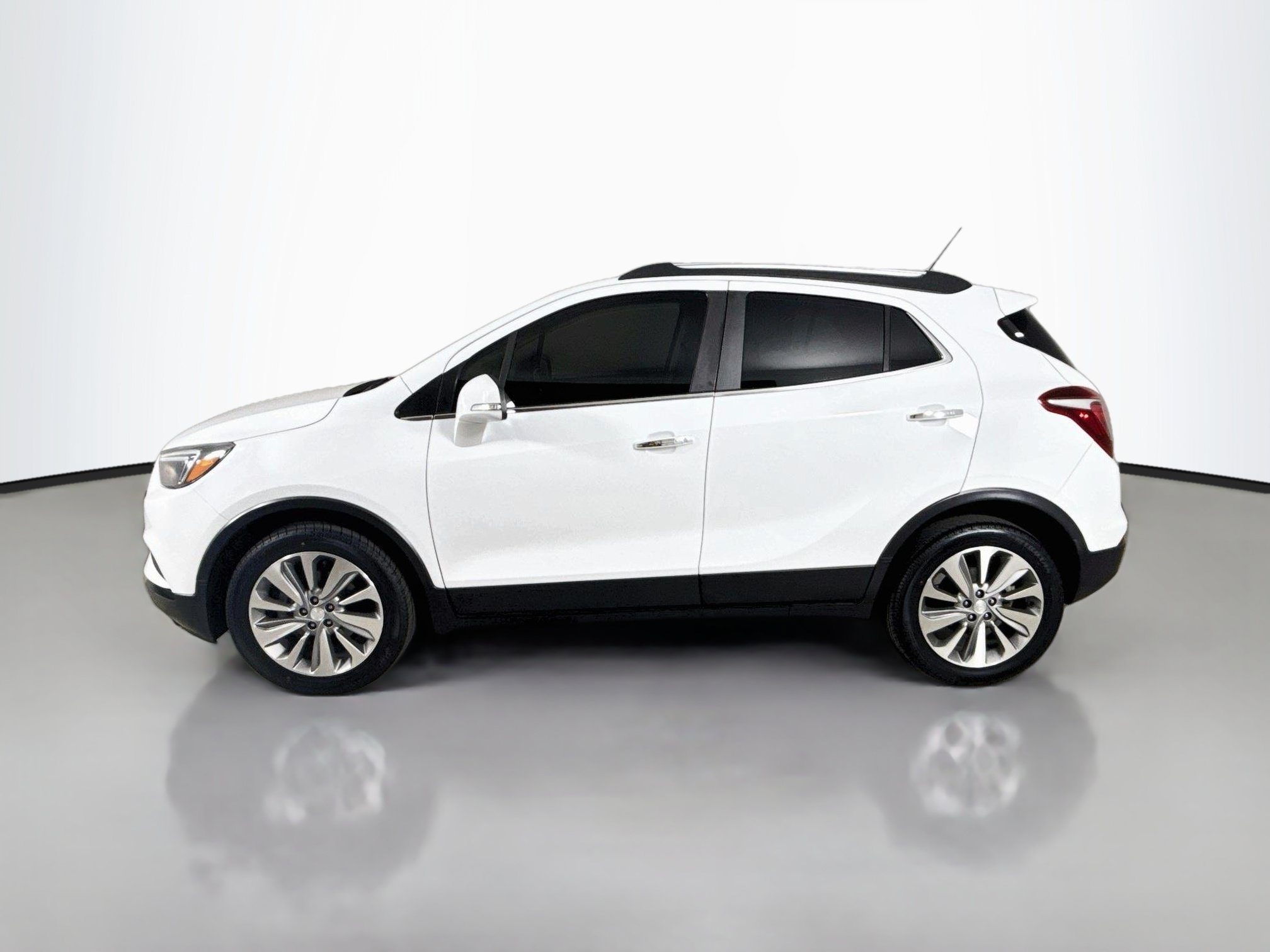 Used 2019 Buick Encore Preferred FWD image 4