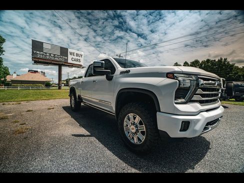 Used 2024 Chevrolet Silverado 2500 High Country w/ Technology Package AWD/4WD image 1