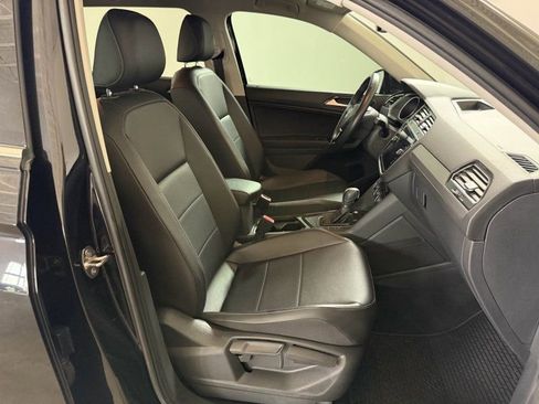 Used 2018 Volkswagen Tiguan SE FWD image 19