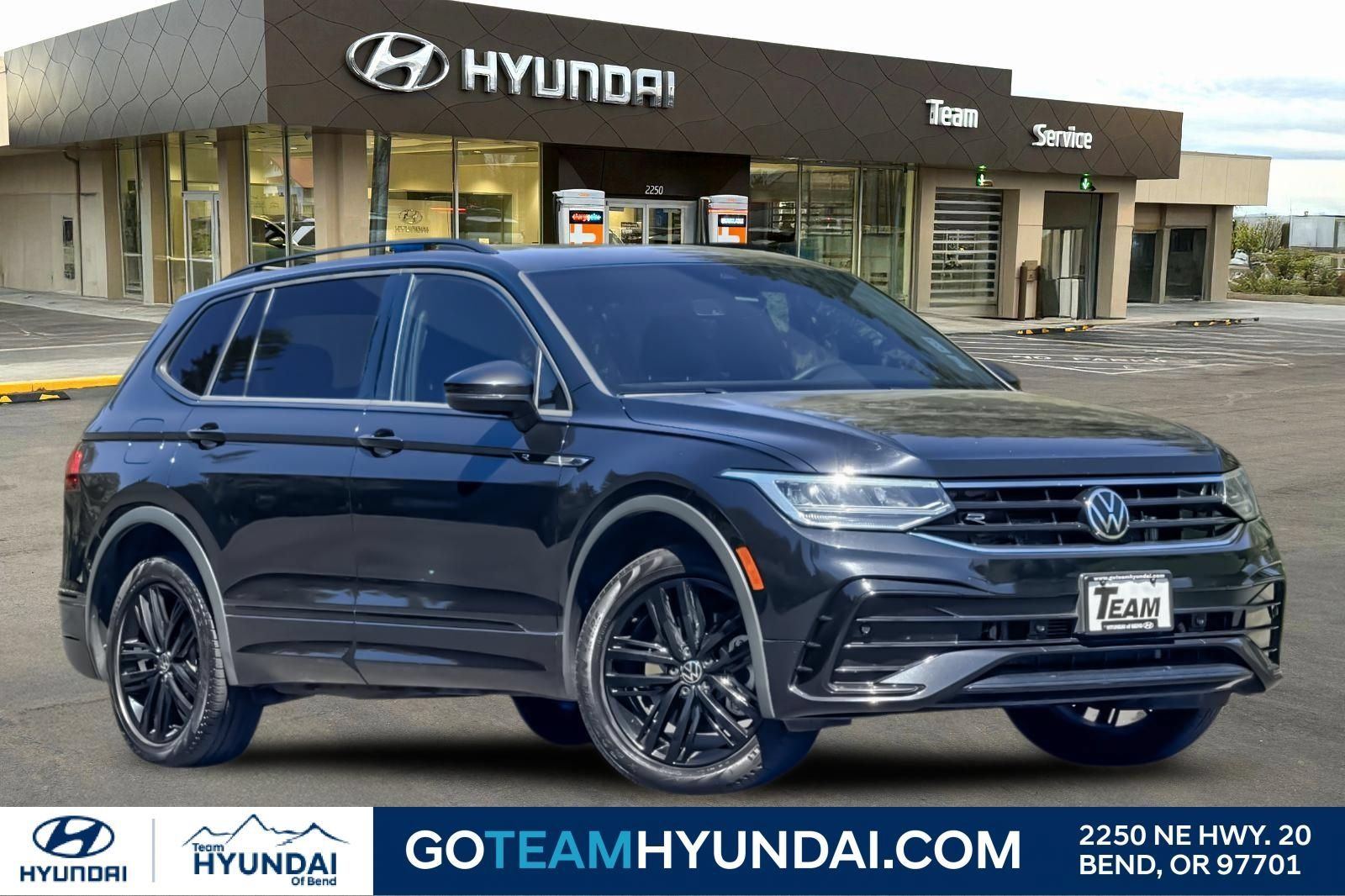 Used 2022 Volkswagen Tiguan SE R-Line AWD/4WD image 1