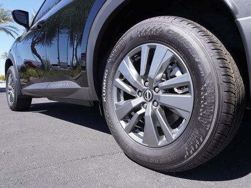 New 2025 Nissan Pathfinder SV image 6