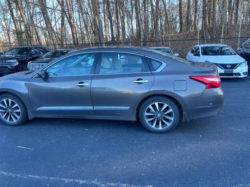 Used 2017 Nissan Altima 2.5 SV image 8